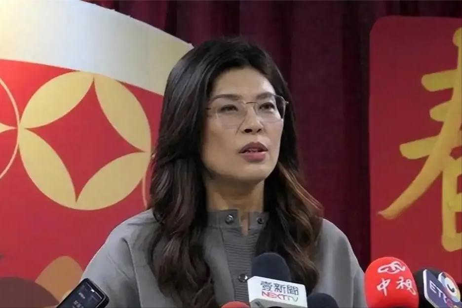 【郑丽文将以武拒统的底线说漏嘴】春节刚过，台湾政坛就出了个热议话题，中国国民