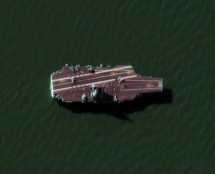 福建号上出3架空警600，2架歼35，3架歼15T。甲板上依然感觉空空荡荡，大就