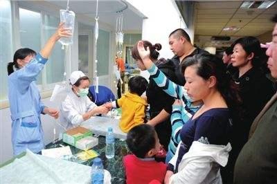 儿科门诊再次迎战孩子咳嗽, 医生累到崩溃, 家长一定要做好防护