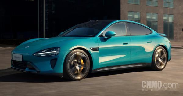 小米SU7焕新版谍照曝光！12月将进工信部公告，改动全戳实用点～前大灯换成