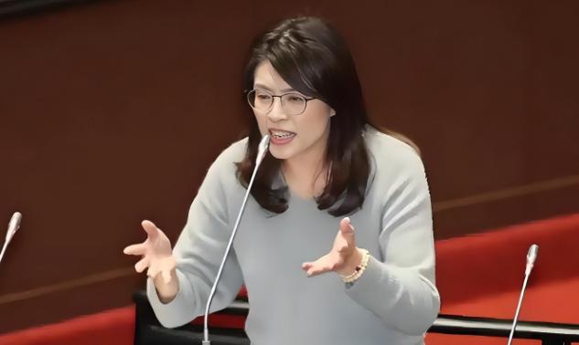 赖清德彻底不装了，马英九终于亮出底牌！郑丽文一句大实话戳破真相：台海没事，世界都