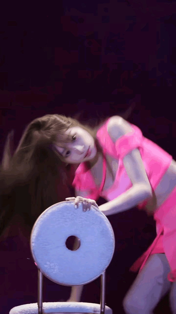 王心凌怎么做到动作这么性感但是整体这么清纯的