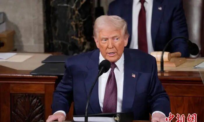 美国总统终于聪明了一回，面对中国的九三阅兵，他的表态是这样的：愿中国人民度过一个