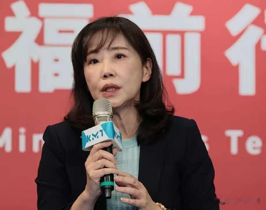尹乃菁辞职后，首次正面回应，矛头直指郑丽文。她接受王浅秋专访时说了这么一段话