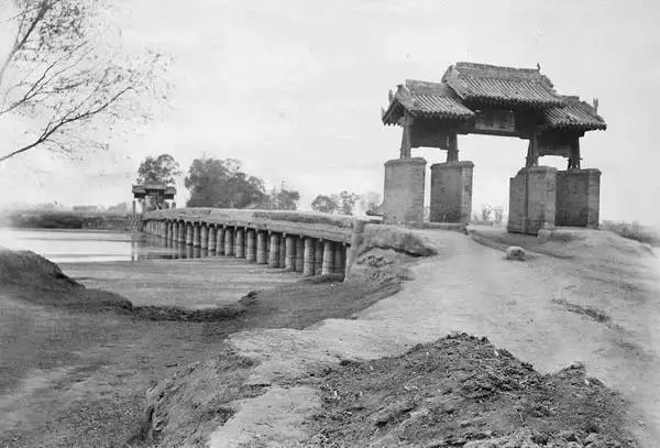 终于弄清了古“咸阳桥”的位置这张1910年由英国《泰晤士报》驻华记者莫里循拍