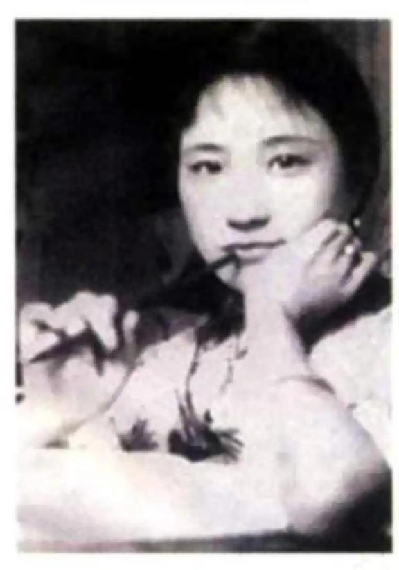 1965年，陆小曼去世后，好友揭露了她一个隐秘：她的前夫过分热衷房事，又体力过人