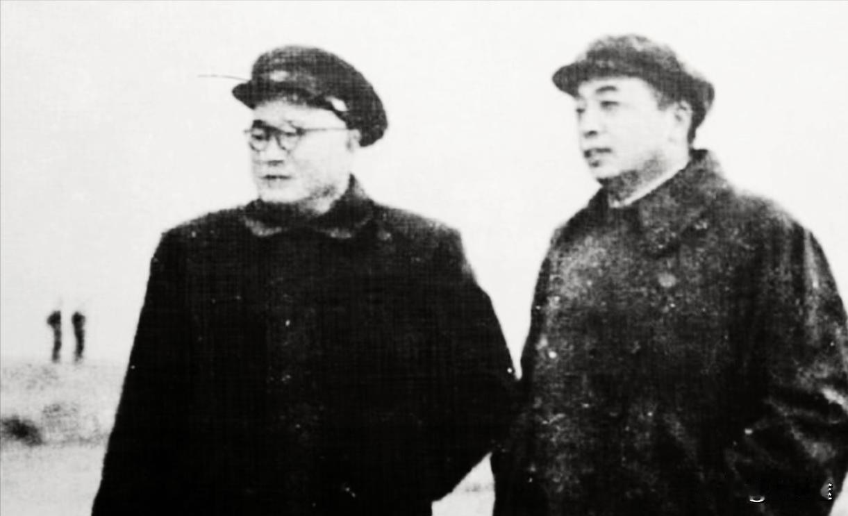 彭德怀在大会上指着刘伯承怒骂：不要忘了，红军时期，教条主义可是逼死过革命同志的！