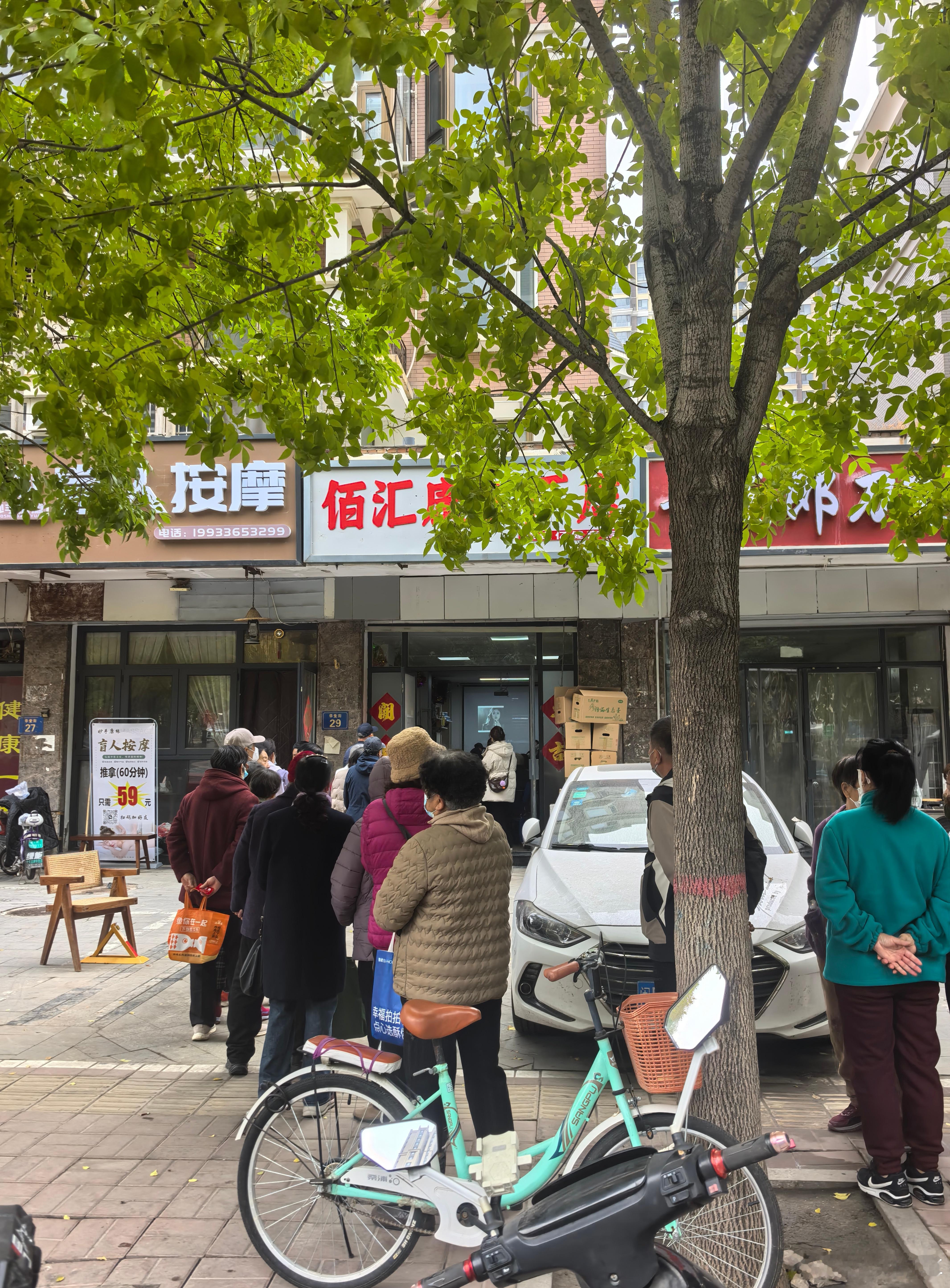 一代人有一代人的鸡蛋要领,今天要领的是?