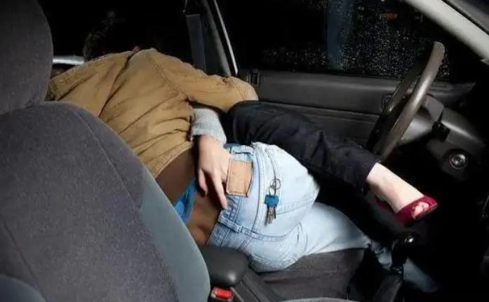 “自古奸情出人命！”山东烟台，一女子与已婚男同事发生不正当关系，被男同事妻子发
