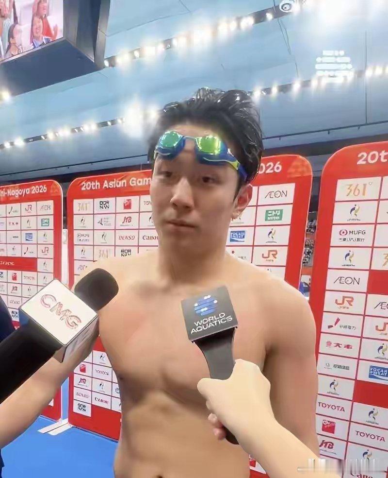 名古屋亚运会游泳男子100米蛙泳决赛，董志豪和日本选手大桥信并列收获金牌。赛后董志豪表示，没想到会是