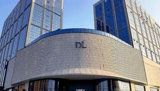 胖东来为什么偏偏要在玉石上和柴怼怼“撕破脸”？说白了，这些人就算是不碰瓷玉石，估