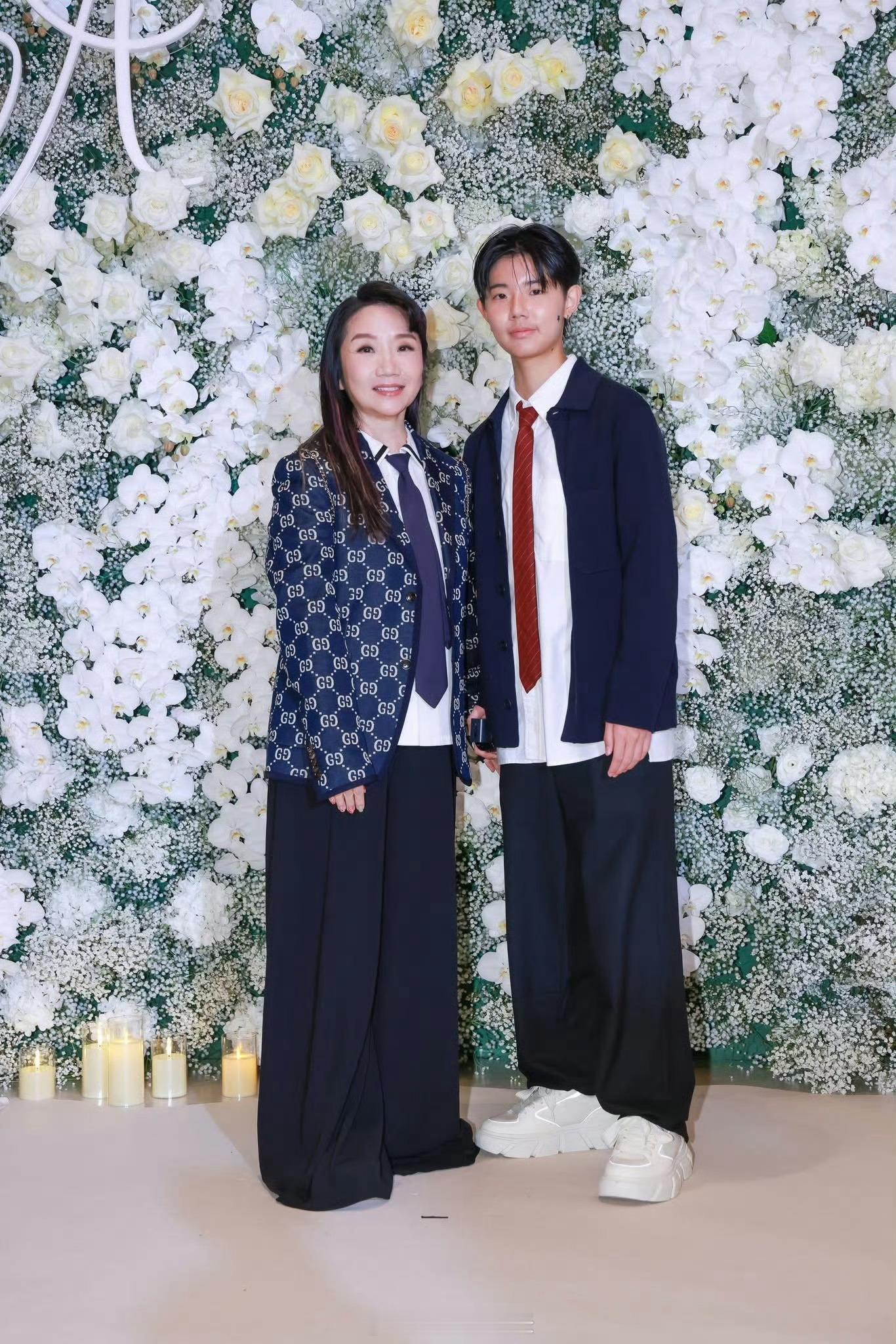 这是陶晶莹的女儿陶晶莹女儿被误认成儿子这是陶晶莹的女儿，不是儿子，因中性打扮被