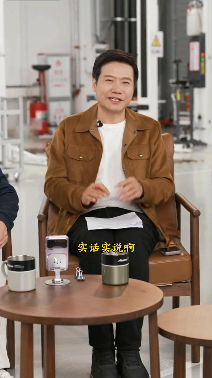 还有一个也是纯纯的谣言，就是7000法务。整个小米有多少人，我想大家都很清楚，怎