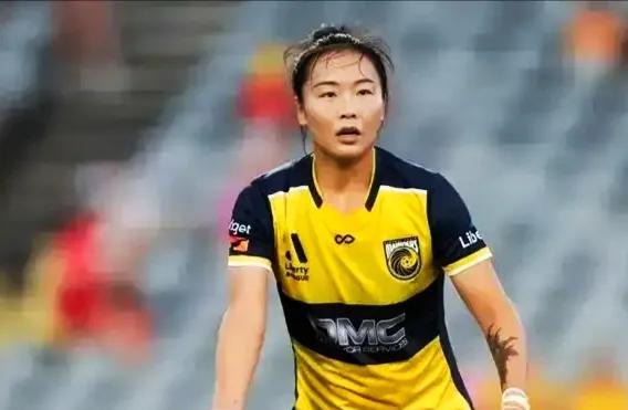 女超冠军争夺战本周末继续上演，六场比赛最大的看点在辽宁女足PK长春女足，这是一场