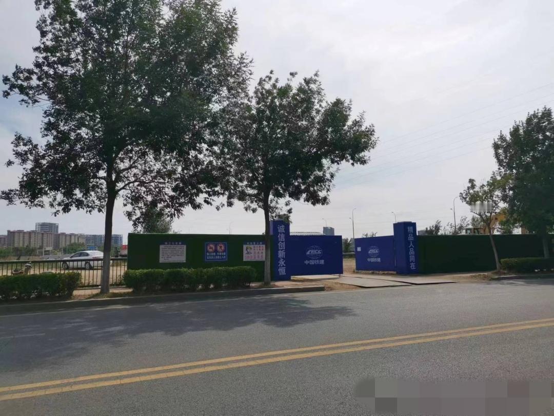 青岛市官路水库输配水工程（一期）道路绿化带和公园设施迁移及恢复工程拟实施，项目由