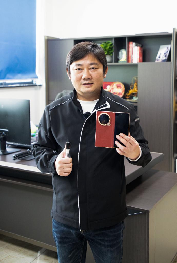 荣耀赢麻了，华为错过了。又是成为张雪机车首席战略合作品牌，又是亲自派团队赴重