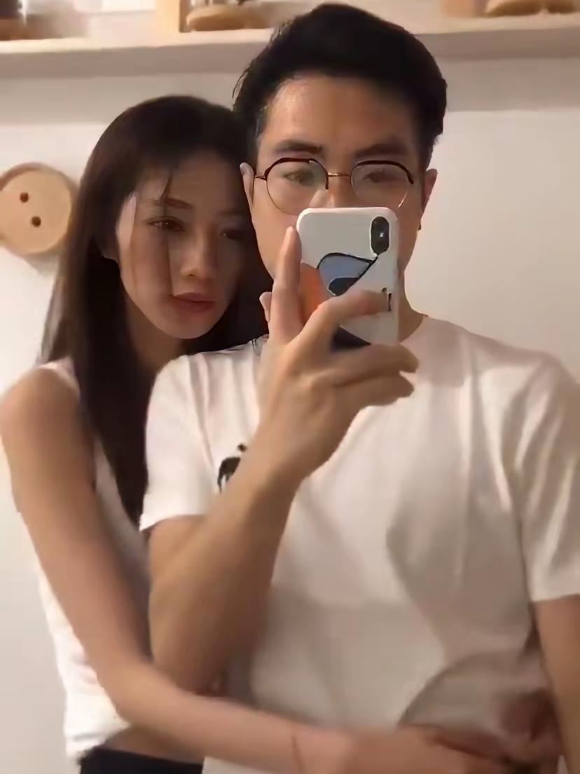 这两天网络上热议的优衣库女主已成为贤妻良母并生了两个娃的事情，有头友问：她现在