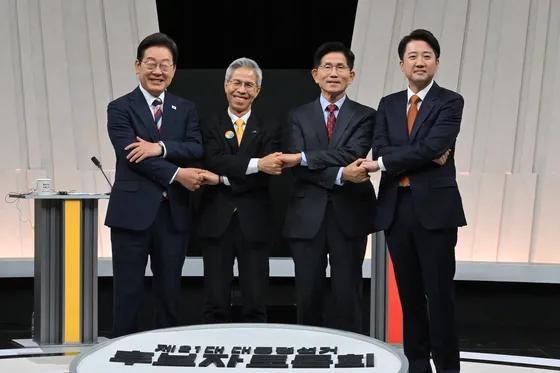 27日最后一场电视辩论结束金文洙民主党弹劾31人李在明只有13件。两个数字