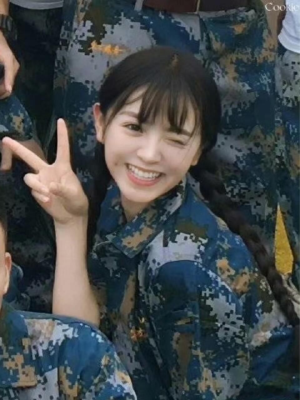 女明星军训照迪丽热巴、娜扎、孟子义、赵今麦、田曦薇、王楚然、宋祖儿、张婧仪、陈都
