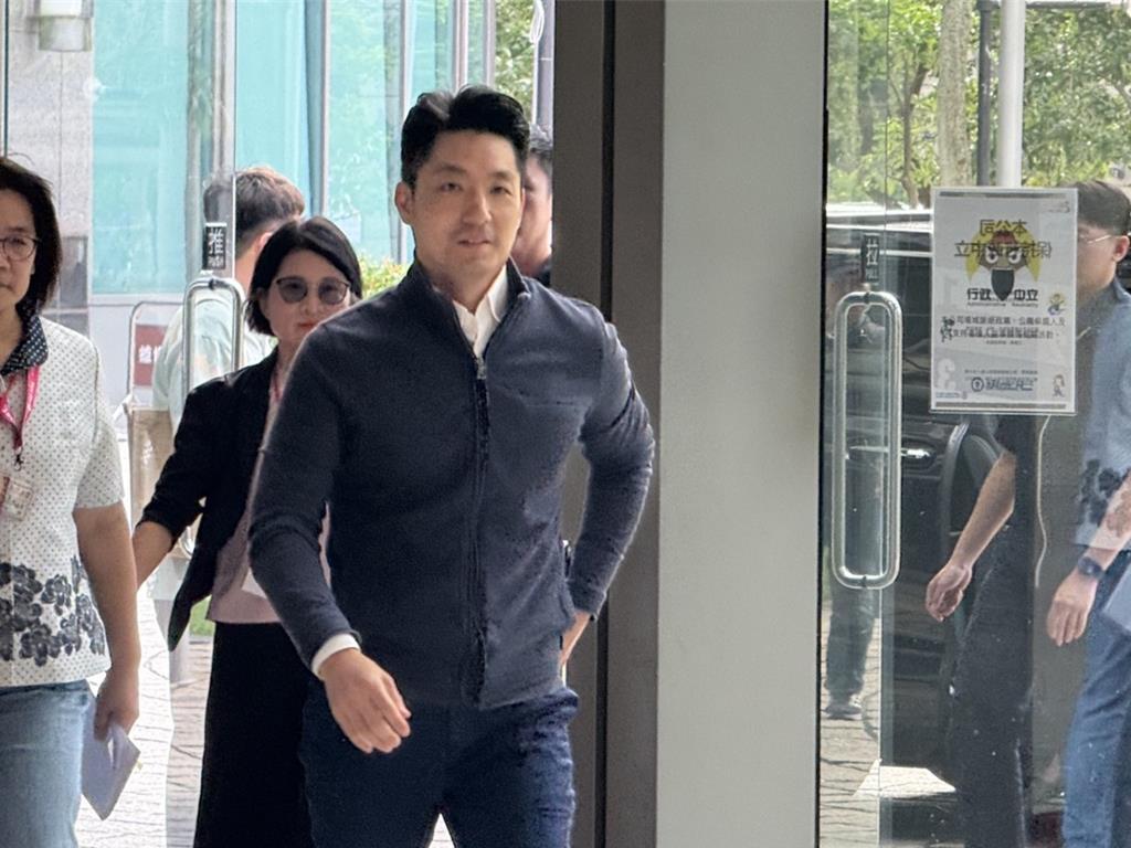 蔡康永将现身竞总成立大会蒋万安响应了蔡康永日前现身民进党台北市长参选人沈伯洋
