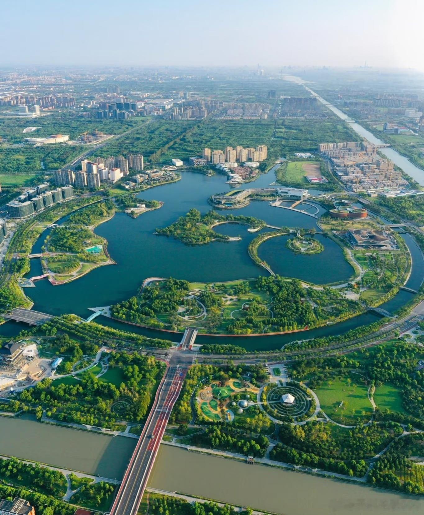 1959年11月(感恩节前后，距李政道33岁生日仅数日)，李政道在普林斯顿家中设