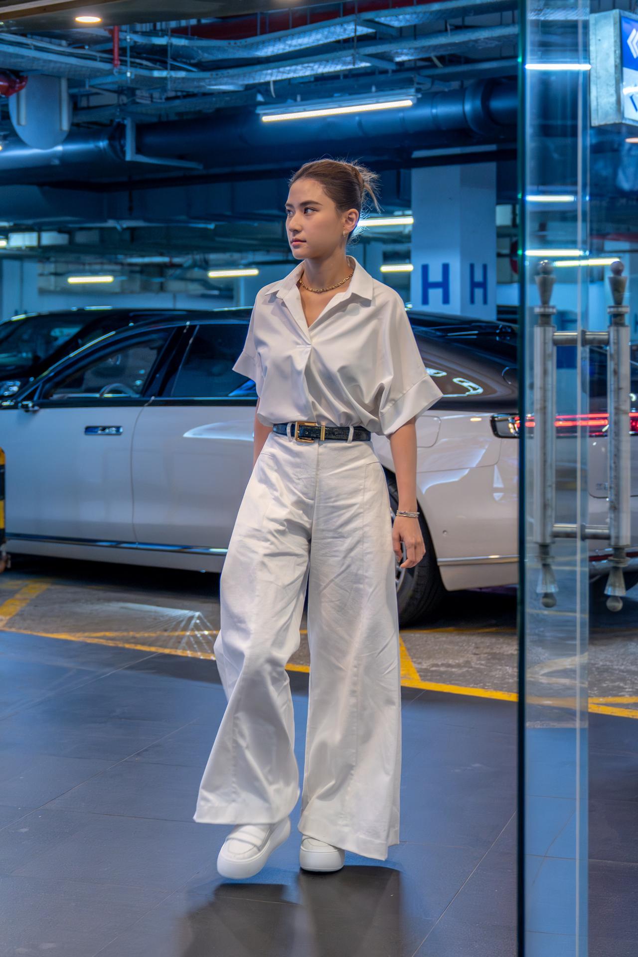 何超莲的澳门日常,镜头里的尊界S800成了豪门出行背景板尊界S800悄然融入赌