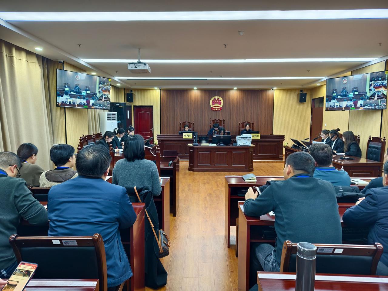 浙江湖州，60岁针灸科医生约18岁女护士去他家里做针灸，不料，护士刚到，他就违背