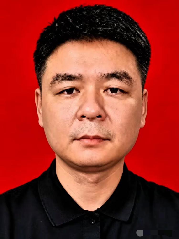 李川，男，1987年3月出生，重庆新桔代驾沙坪坝片区代驾司机。1月27日凌晨2点