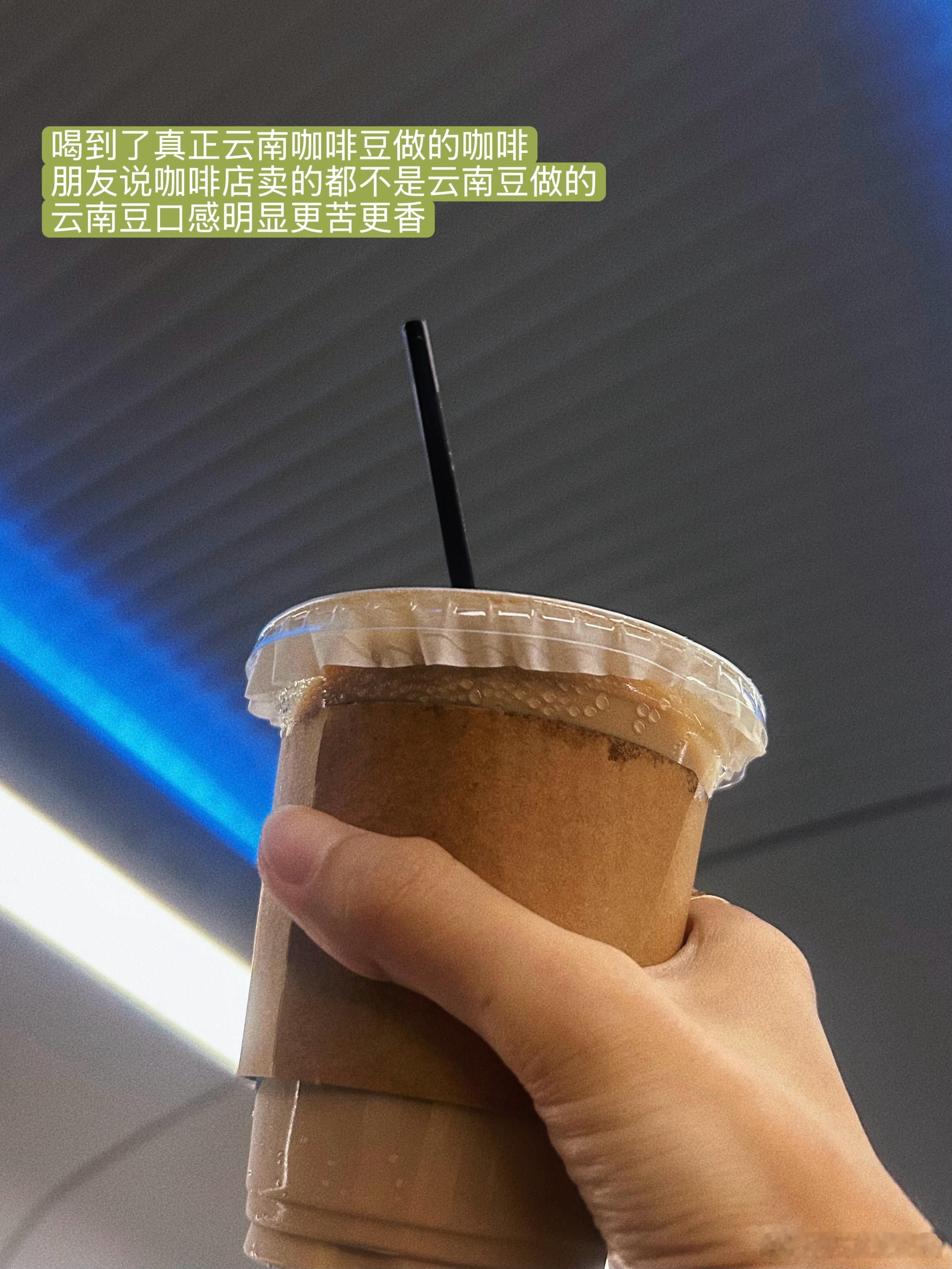 今晚特别特别搞笑，我只在微博说[doge]我净物画的很差，正在画的时候，民宿店的