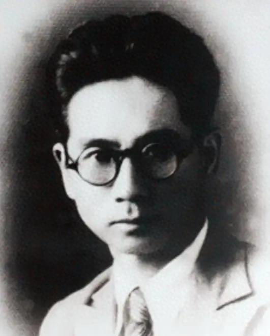 1984年周总理胞弟赴京，邓颖超感慨地说：恩寿，咱们两人其实都是有委屈的人啊1