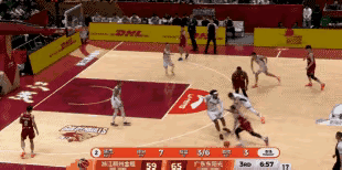 广东东阳光超级外援奎因真是太豪横了！在今天广东东阳光客场挑战浙江稠州金租的比赛中