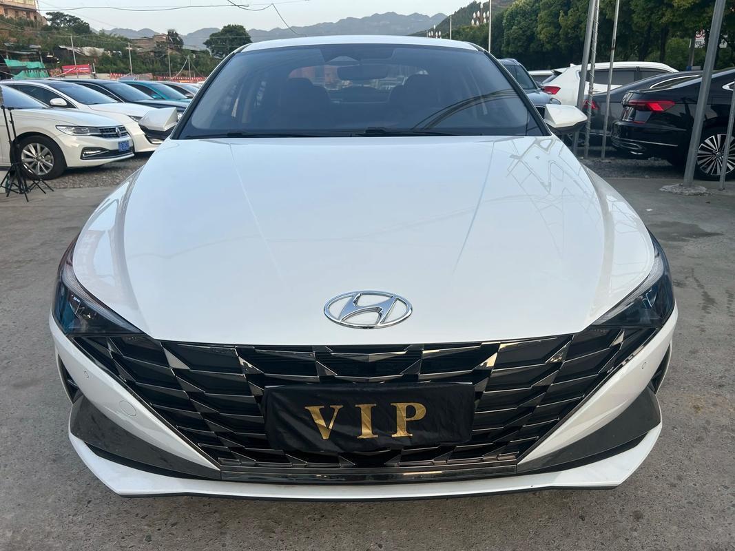 5-8万买家用轿车？二手现代伊兰特，颜值高、配置全、省油省心伊兰特是全球经典家