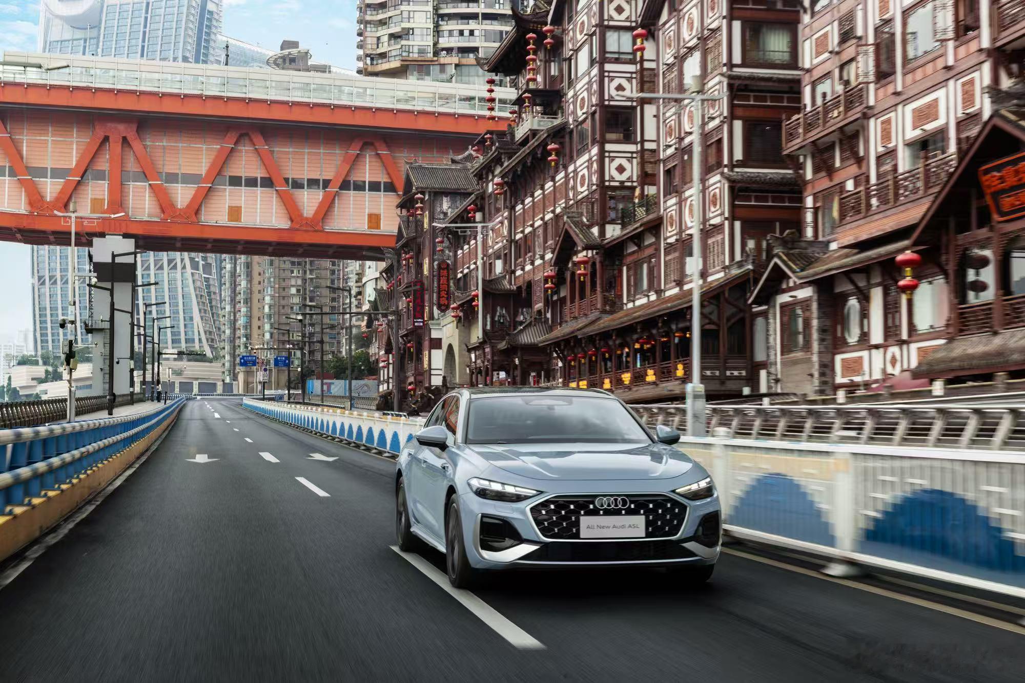 前两天在重庆试了下全新奥迪A6L、Q5L、一汽奥迪A5L也是豪华燃油组合驾驶辅助
