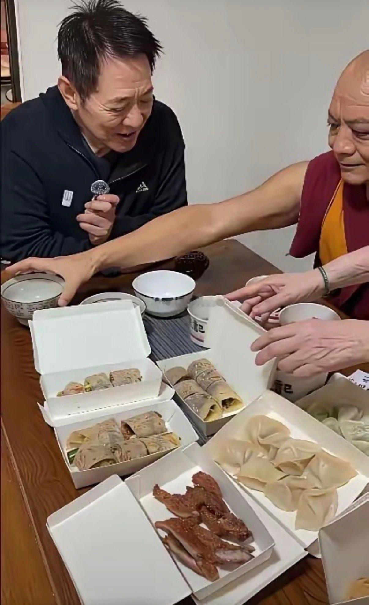 李连杰都那么有钱了，为什么还吃的这么清淡