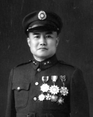 “爸，投降吧，您就听我一次！”1948年10月，国民党中将周福成的女儿专门来到了