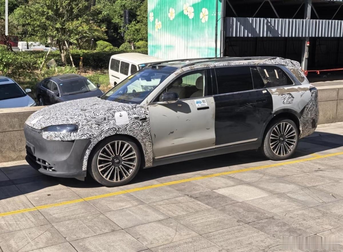 华为「五界」还有什么车要发？-问界：M9非凡大师版（就是长+奢）、M6（明年）