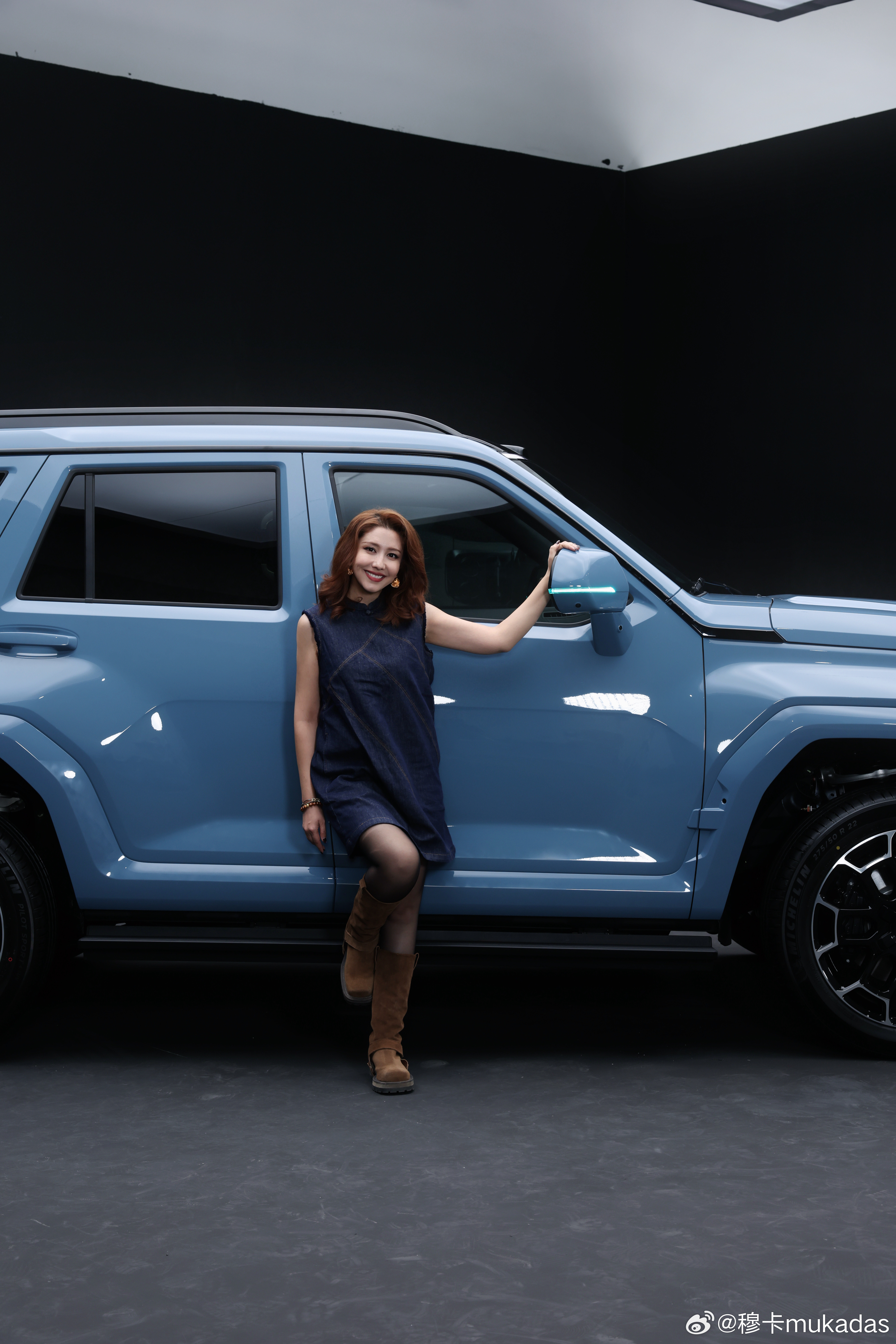 全新坦克700，在它面前我还是娇小了一些表面“硬派”，内核精致，这样的它你们喜欢