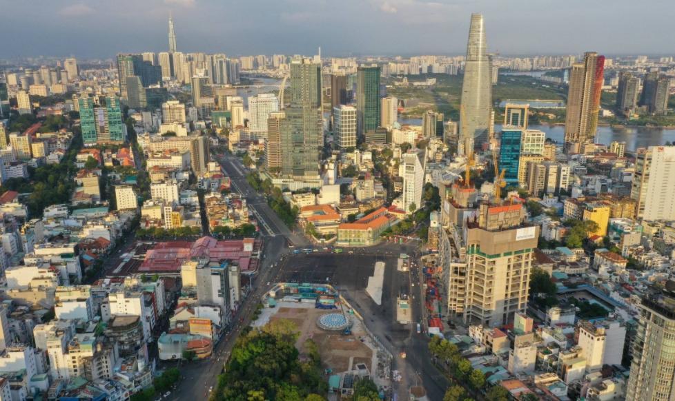 越南的心态还是没有摆正。这两天在英国访问的苏林，在牛津大学发表了一个演讲。说世界