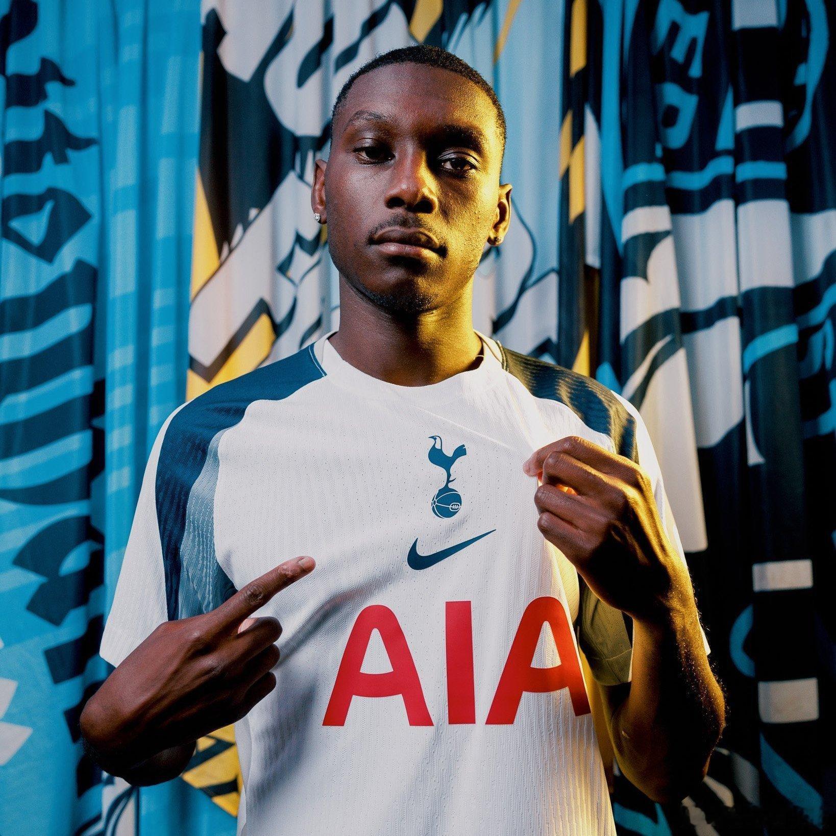 关窗，醒着的同学告诉我大中锋来了没？