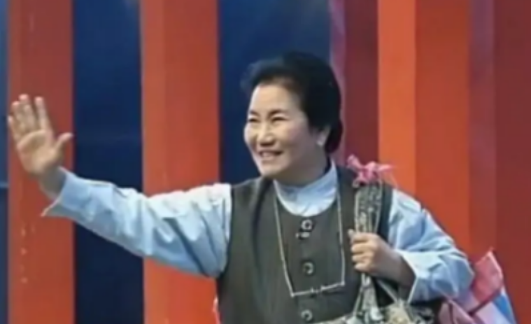 2000年，赵丽蓉穿好寿衣，立好遗嘱，人生最后的时刻，她说:“我很痛苦，没有什么