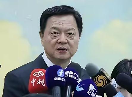 果不其然，周锡玮被认为是担任首任省长的最佳人选。他的表现出色，能力过人，口才了得