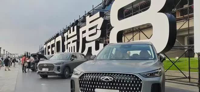 买车就应该这样选:第一，要面子——买红旗，有档次。第二，要安全——买吉利