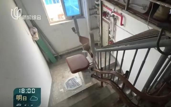 “现实比短剧更狗血！”上海，一女子为了方便78岁母亲，自掏腰包60000多元装爬