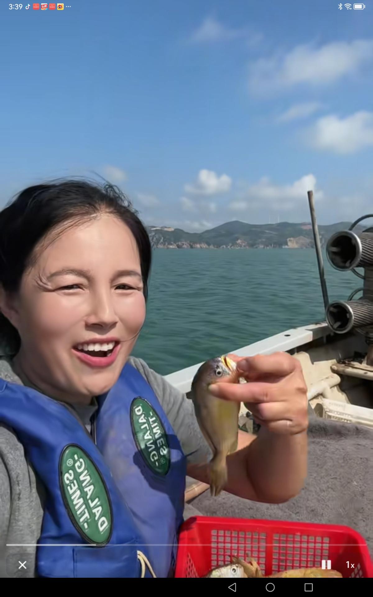 石砰网红阿霞在10月5号早上出海时从快艇掉下来溺亡，她的粉丝开始都不愿相信，后来
