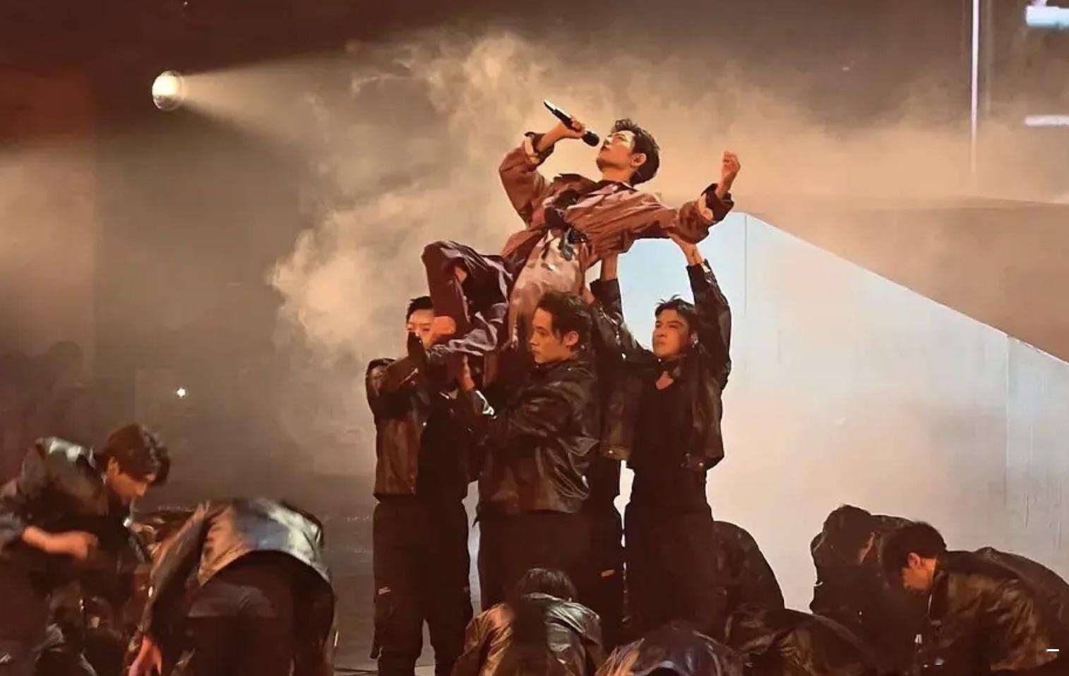 肖战好稳，这个姿势很难控制气息吧？