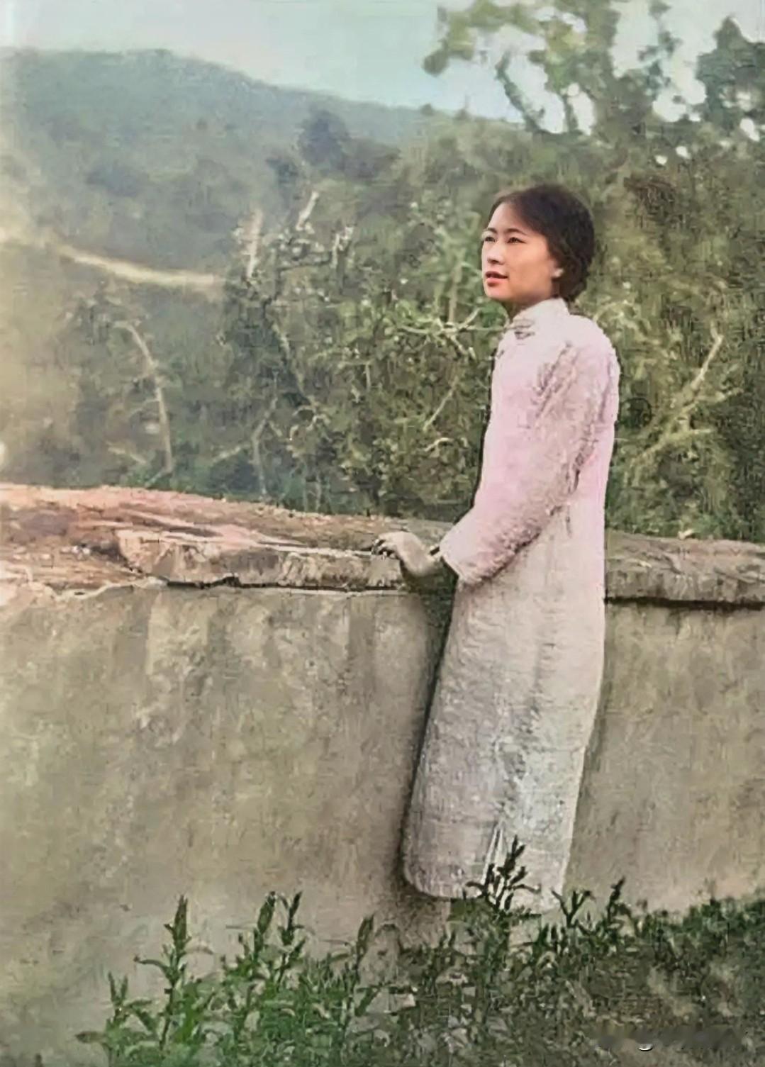 一九三五年春，在香山养病的林徽因