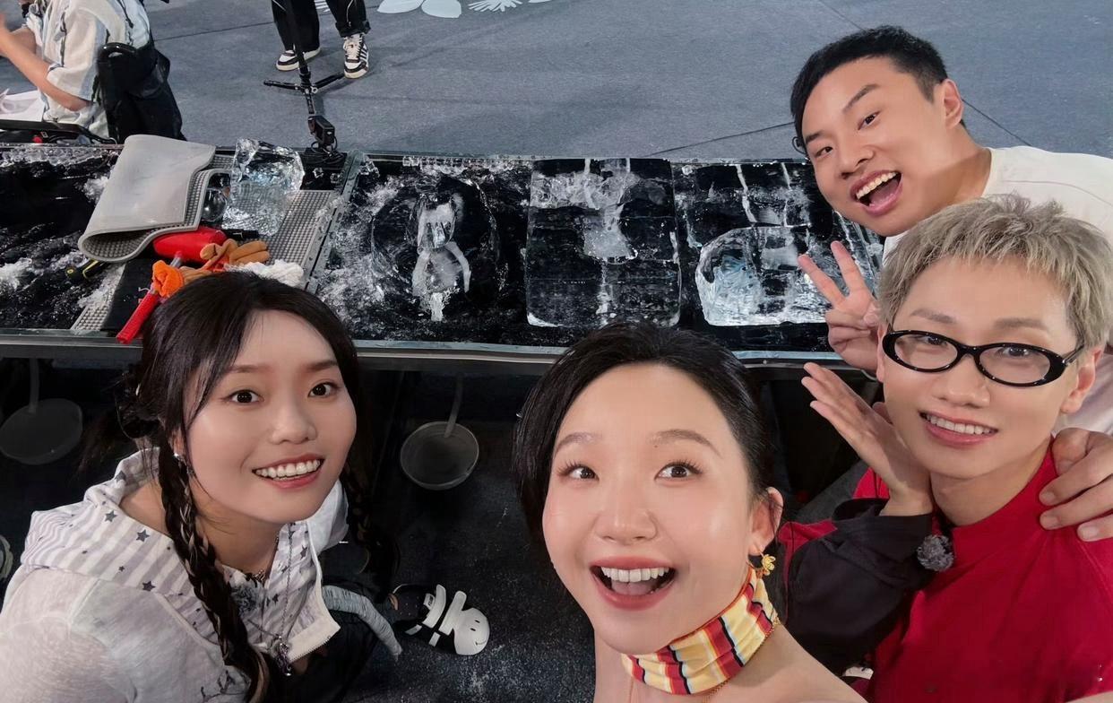 1.王俊凯对自己的事业发展确实很迷茫，但打死都不肯出演偶像剧，怎么劝都没用，就是不接。2.李雪琴的那