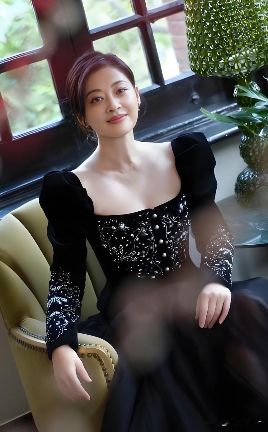 周雨彤的孙太真演得好，可在《太平年》本就不多的女性角色里，比起孙太真的年