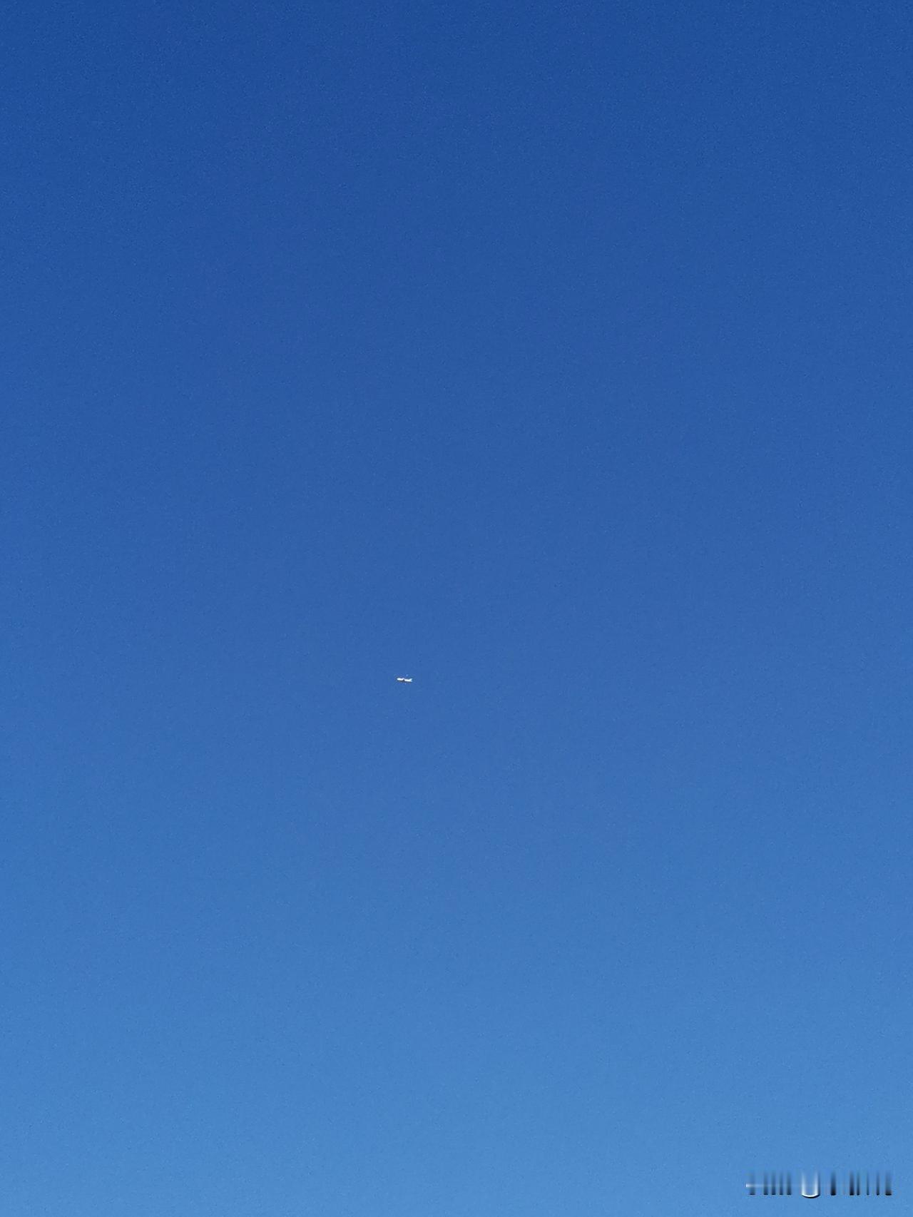 耐心是如何消失的？刚刚去开车，发现被别的车堵了，出不来。我也不是很急，打了车