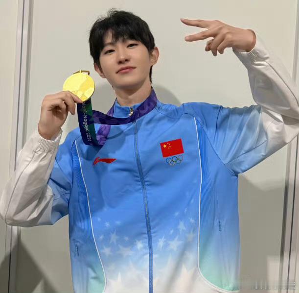 #Faker或双金牌#Faker这次真有机会拿亚运双金了。中国队今年没参加英雄联盟项目，最大对手直接